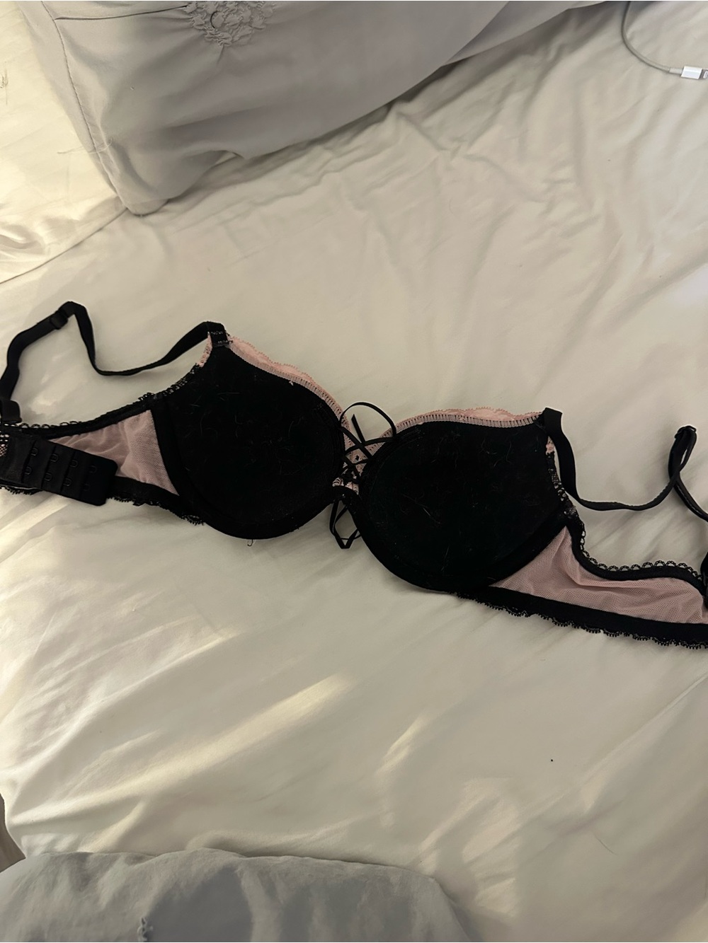 La Vie En Rose Pink & Black Lace Push-Up Bra - Picture 5 of 6